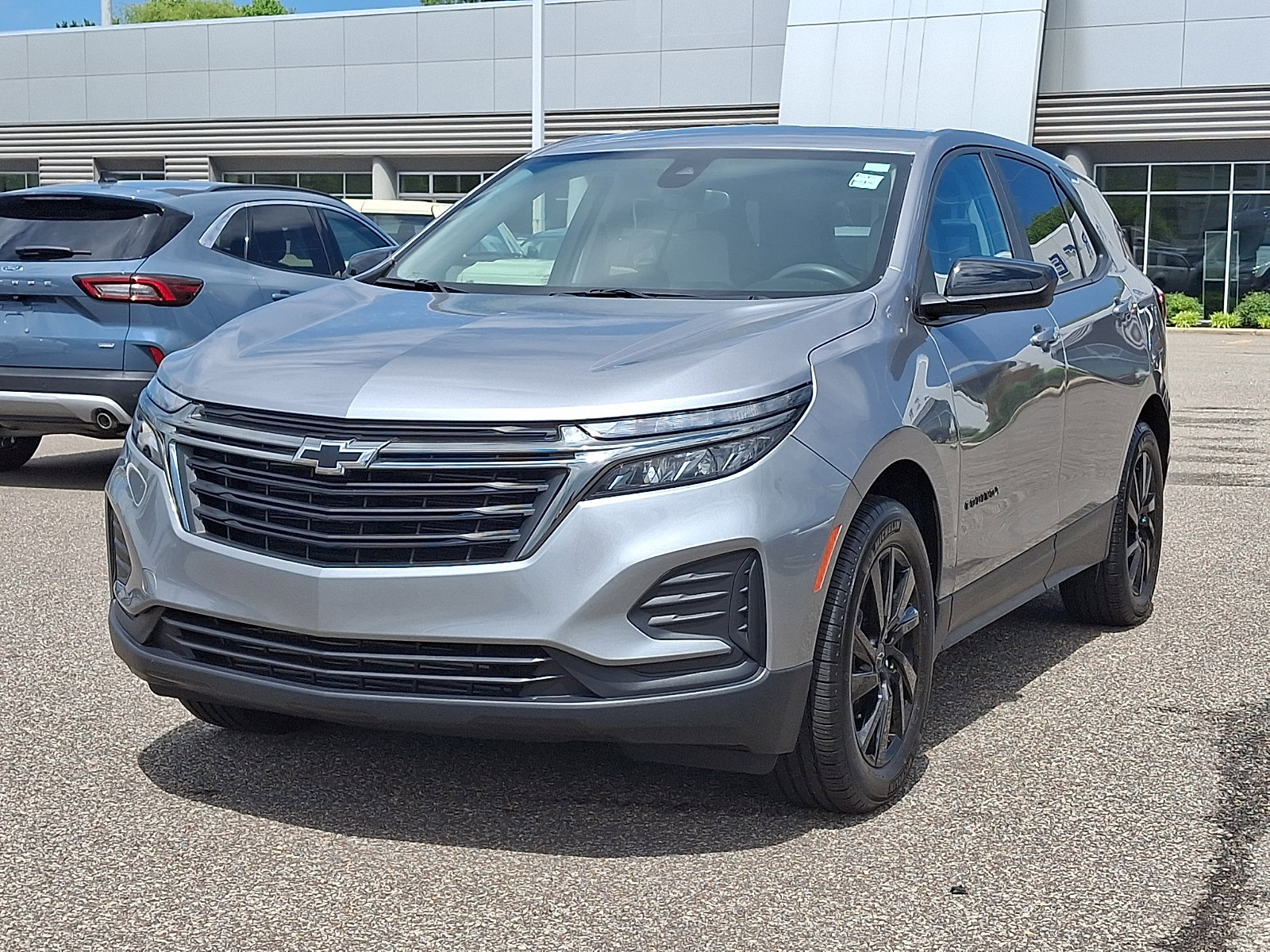 Used 2024 Chevrolet Equinox LS w/ LS Convenience Package FWD image 4