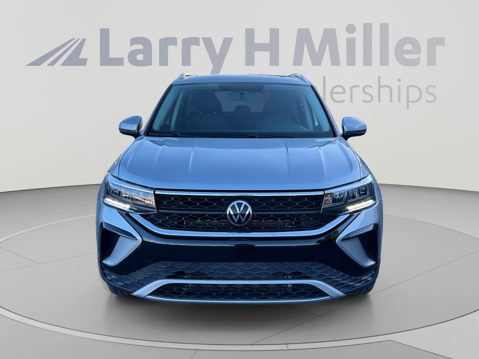 Used 2022 Volkswagen Taos SE FWD image 8