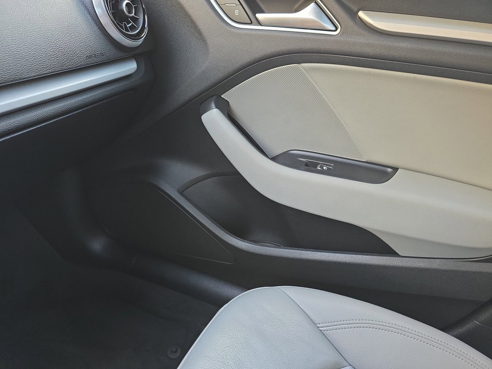 Used 2017 Audi A3 2.0T Premium w/ Convenience Package image 22