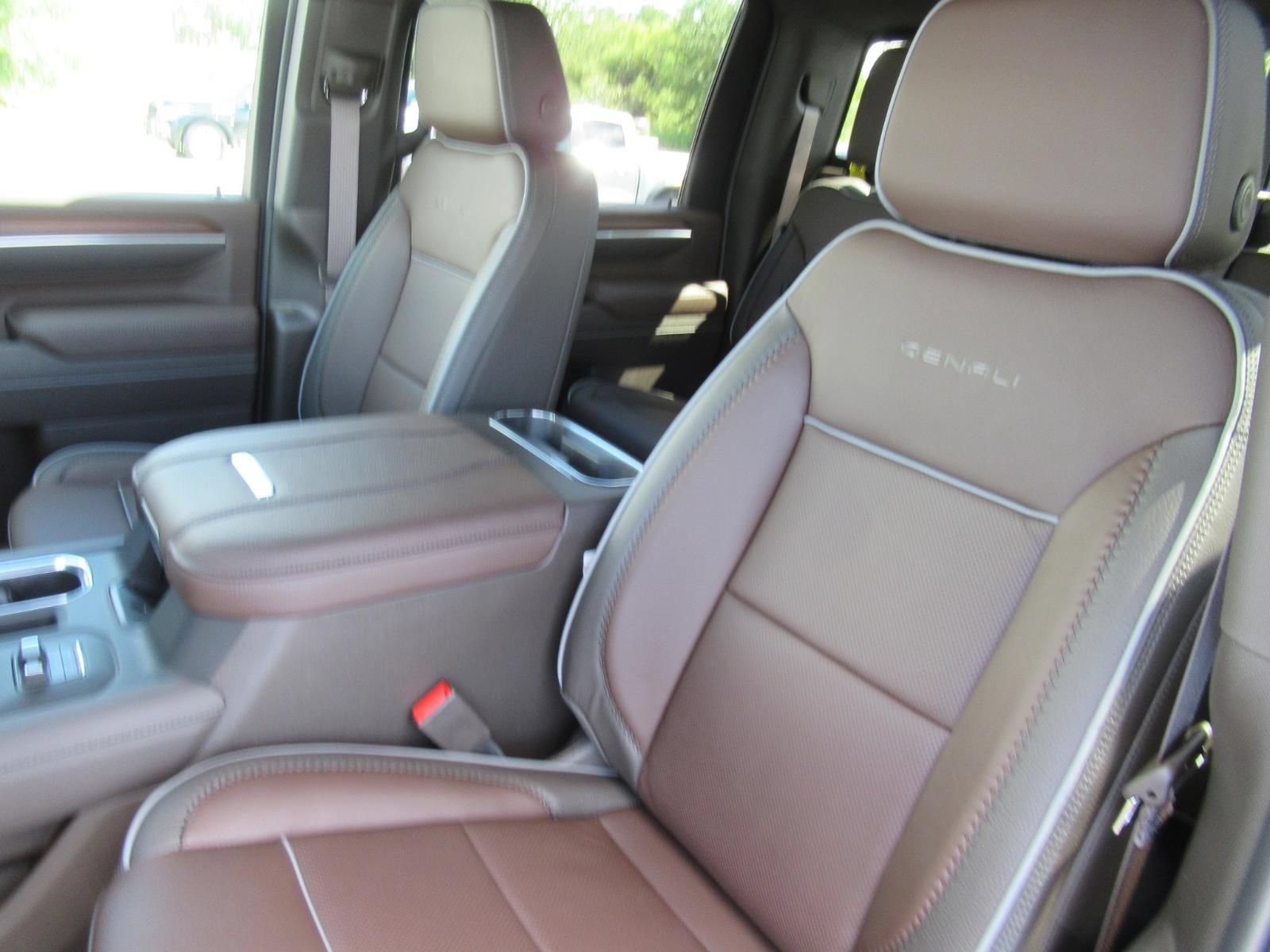 New 2026 GMC Sierra 2500 Denali w/ Denali Reserve Package AWD/4WD image 21