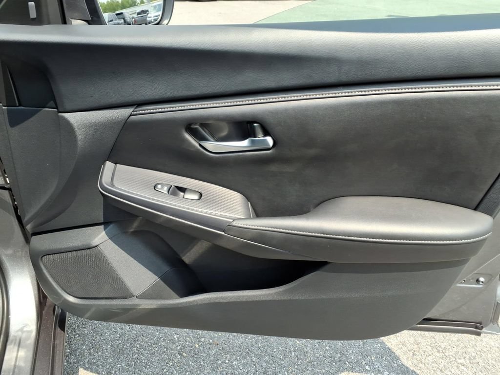Used 2023 Nissan Sentra SV FWD image 21