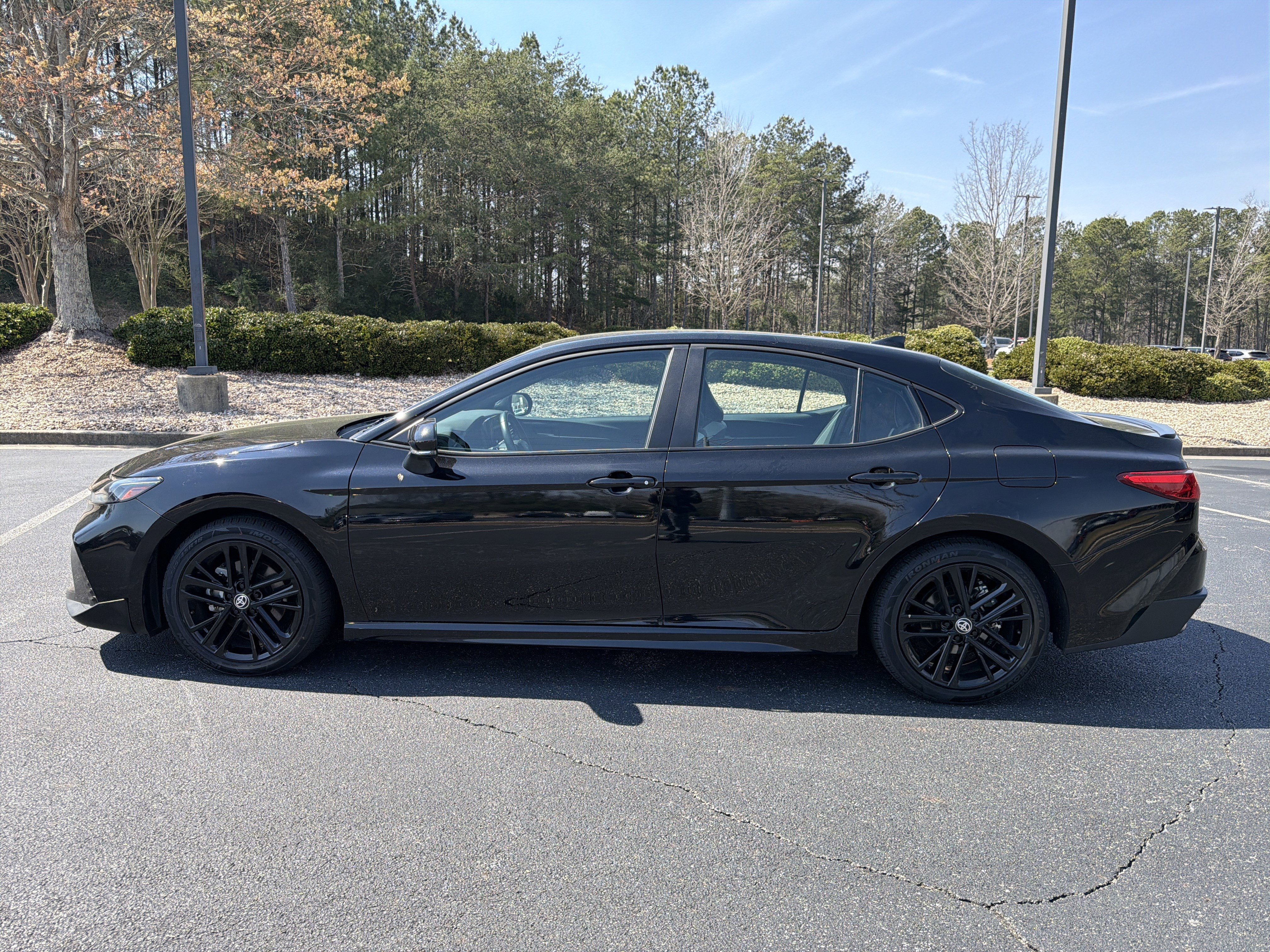 Used 2025 Toyota Camry SE image 8