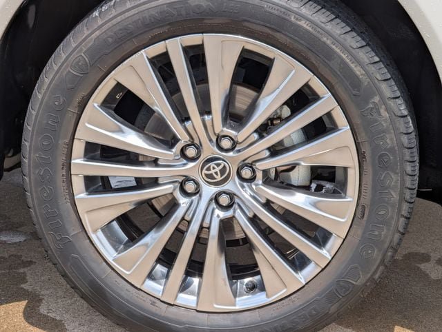 Used 2021 Toyota Venza Limited AWD/4WD image 10
