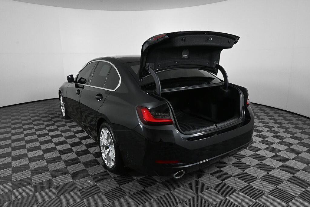 Used 2025 BMW 330i Sedan w/ Convenience Package RWD image 26