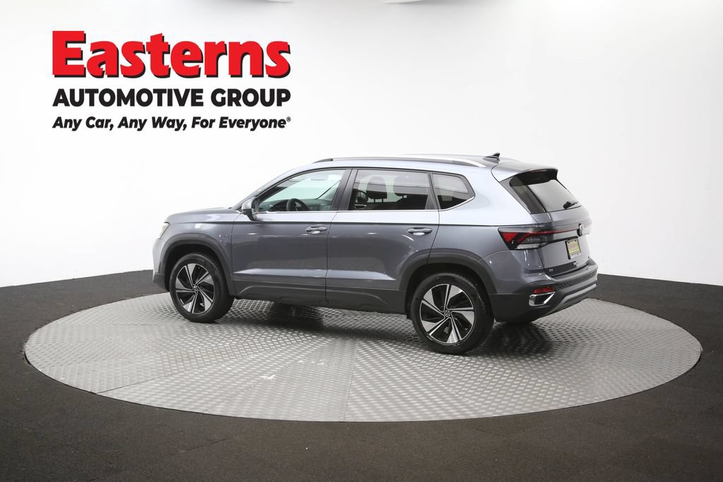 Used 2025 Volkswagen Taos SE AWD/4WD image 61