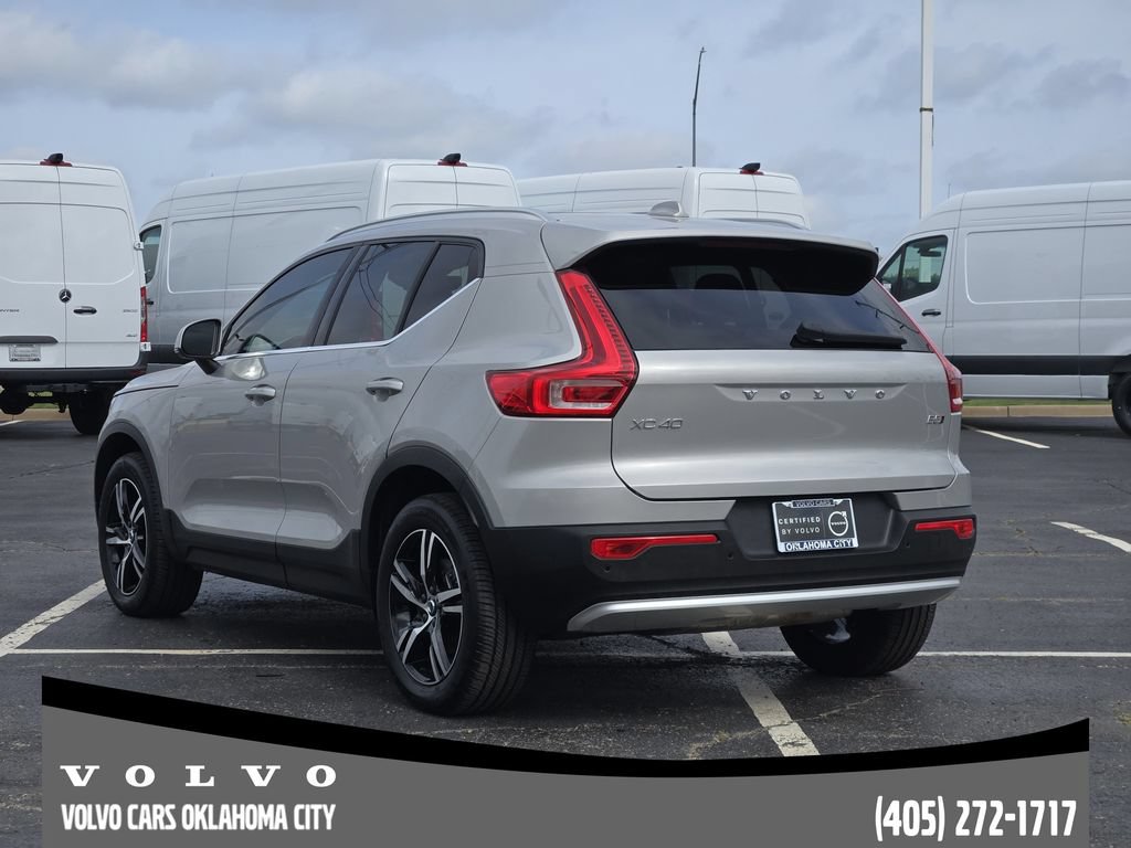 Certified 2025 Volvo XC40 B5 Core AWD/4WD image 4