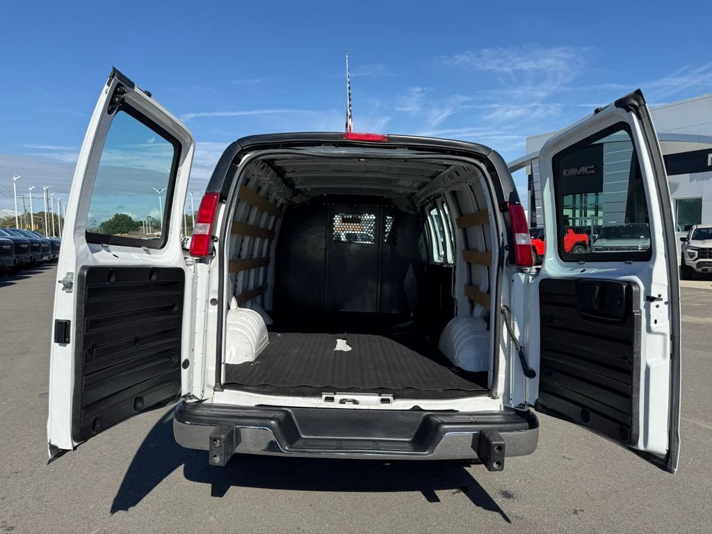 Used 2023 GMC Savana 2500 w/ Driver Convenience Package RWD image 22