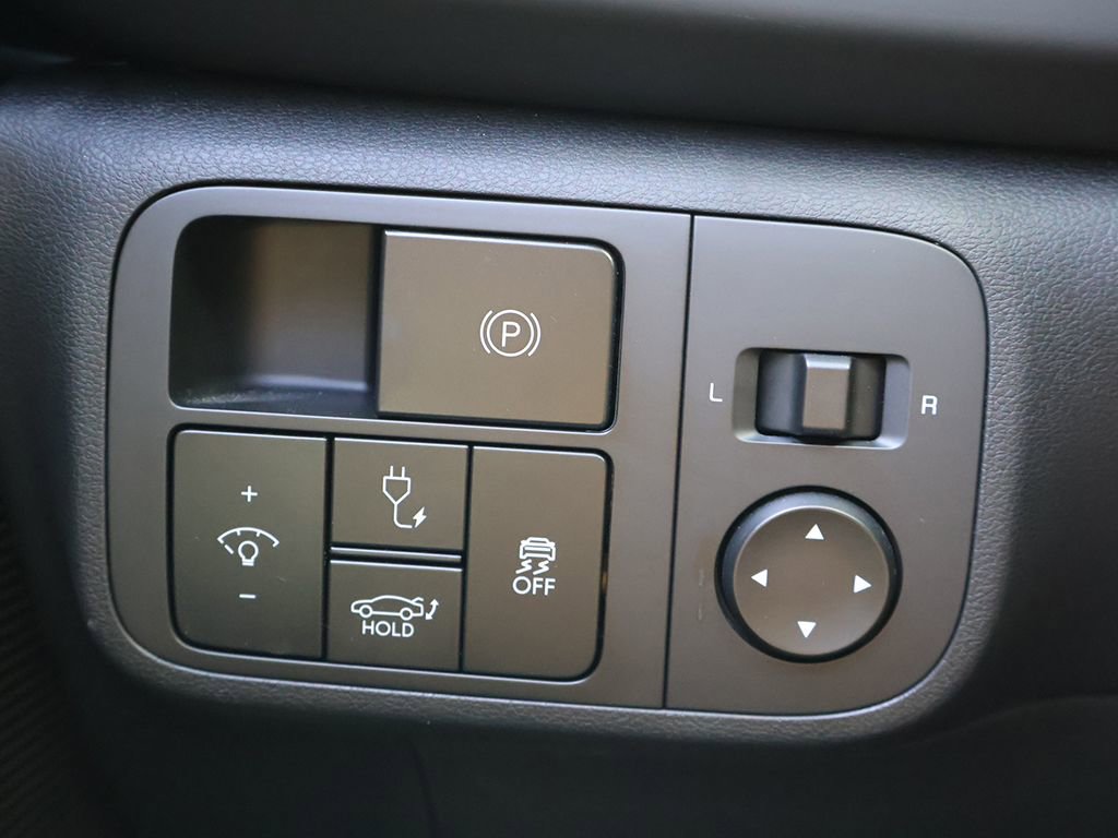 Used 2024 Hyundai Ioniq 6 SE RWD image 29
