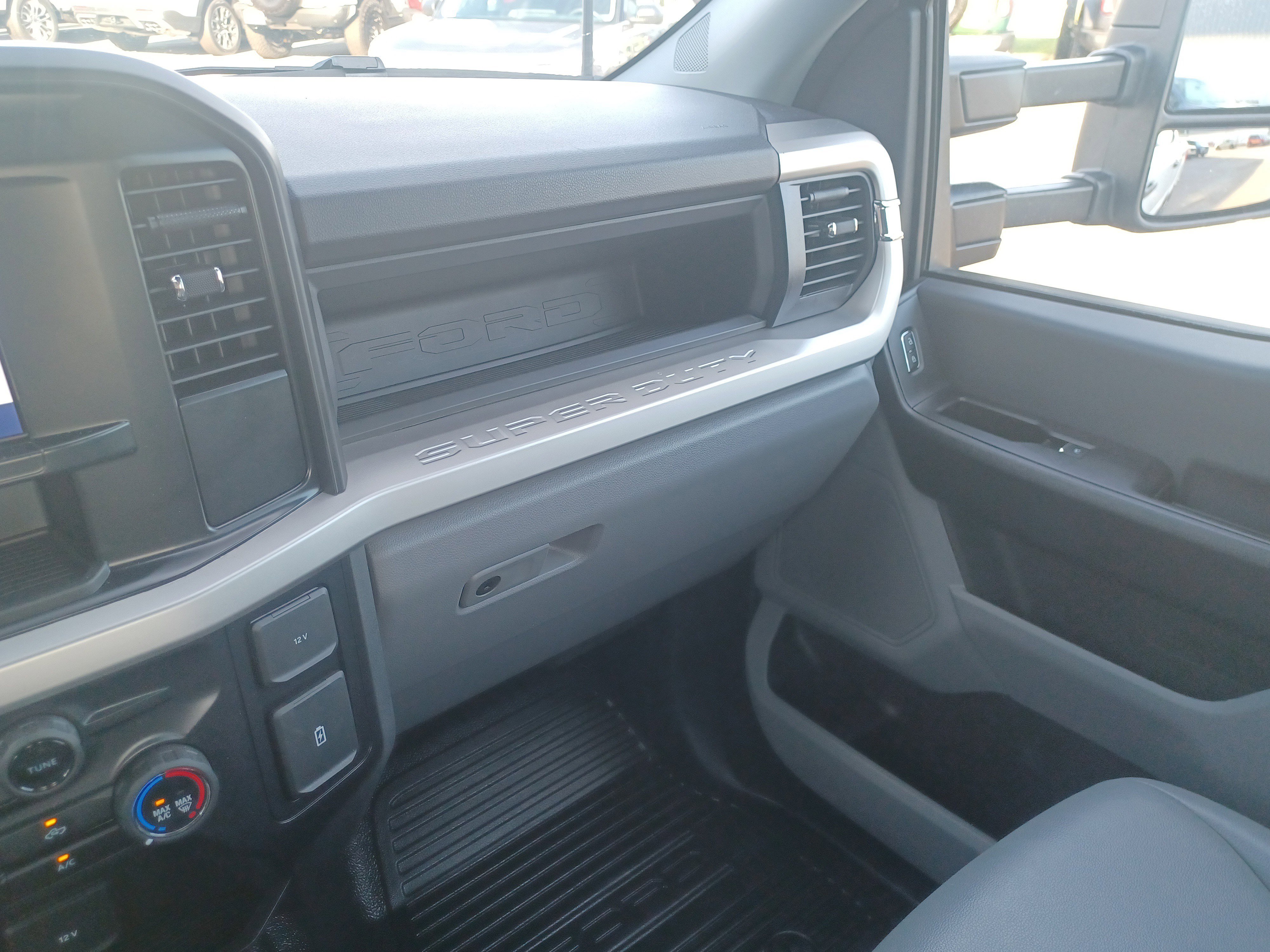 Used 2025 Ford F250 XL w/ XL Chrome Package image 31