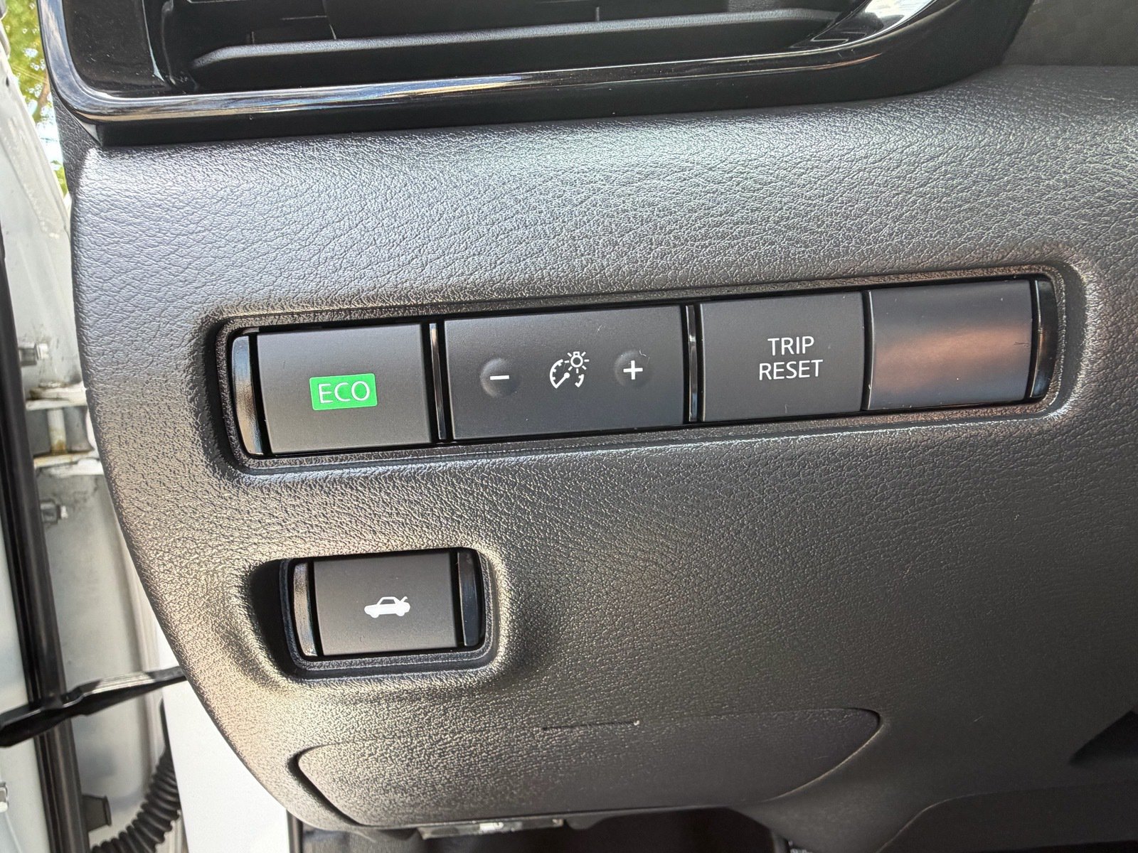 Used 2024 Nissan Sentra SR FWD image 24
