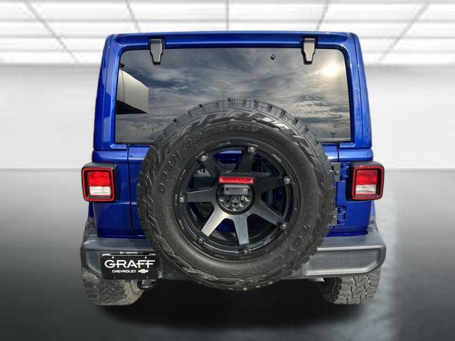 Used 2019 Jeep Wrangler Unlimited Sahara AWD/4WD image 3