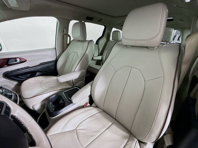 Used 2020 Chrysler Pacifica Limited image 22