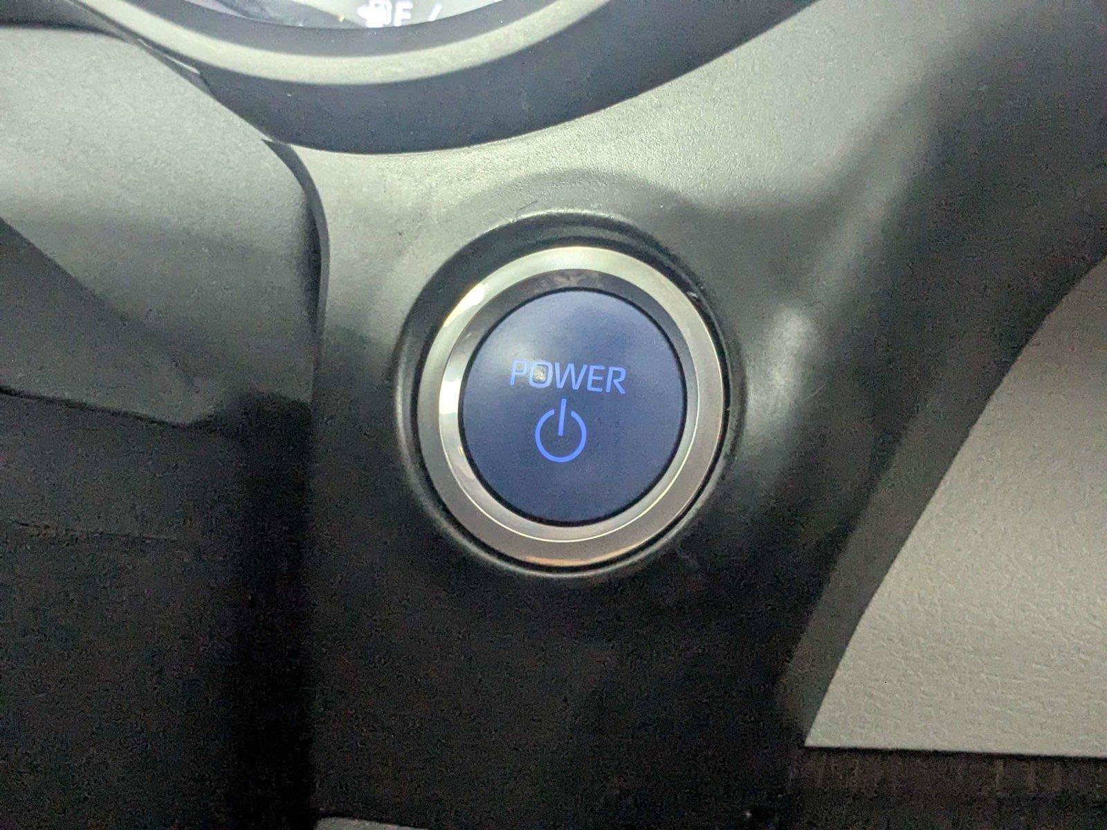 Certified 2024 Toyota Sienna XLE FWD image 27