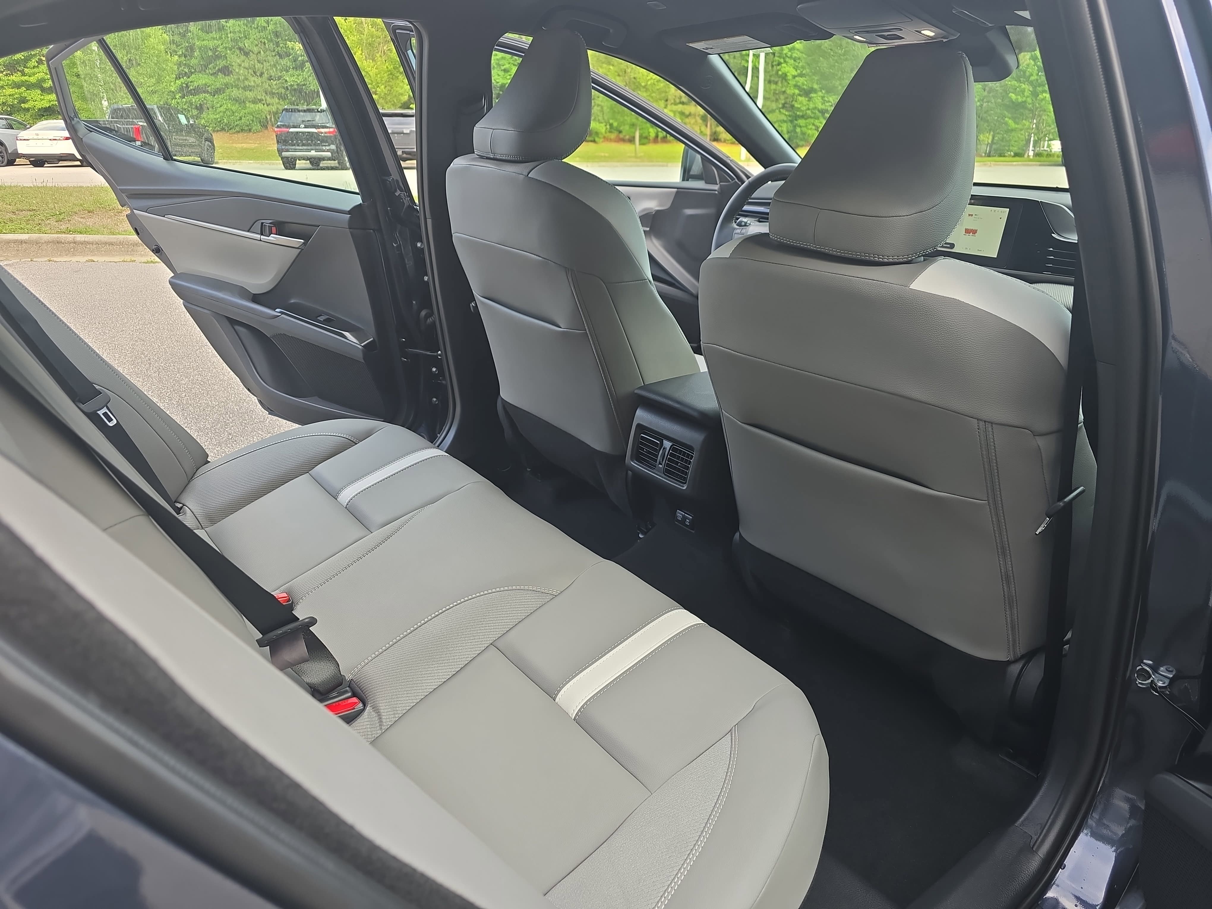 Used 2026 Toyota Camry SE FWD image 11