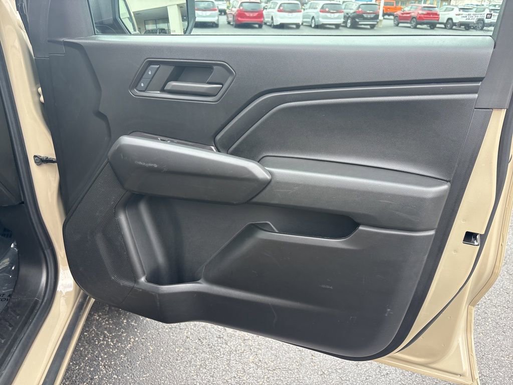 Used 2024 Chevrolet Colorado W/T image 32