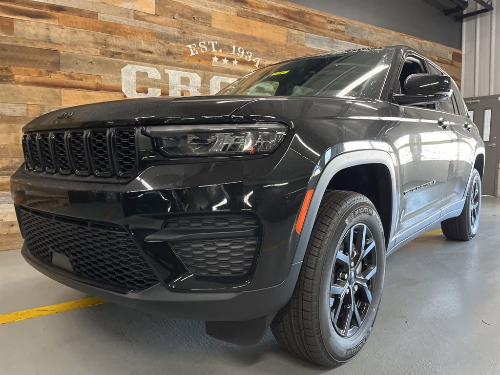 New 2025 Jeep Grand Cherokee Altitude image 13