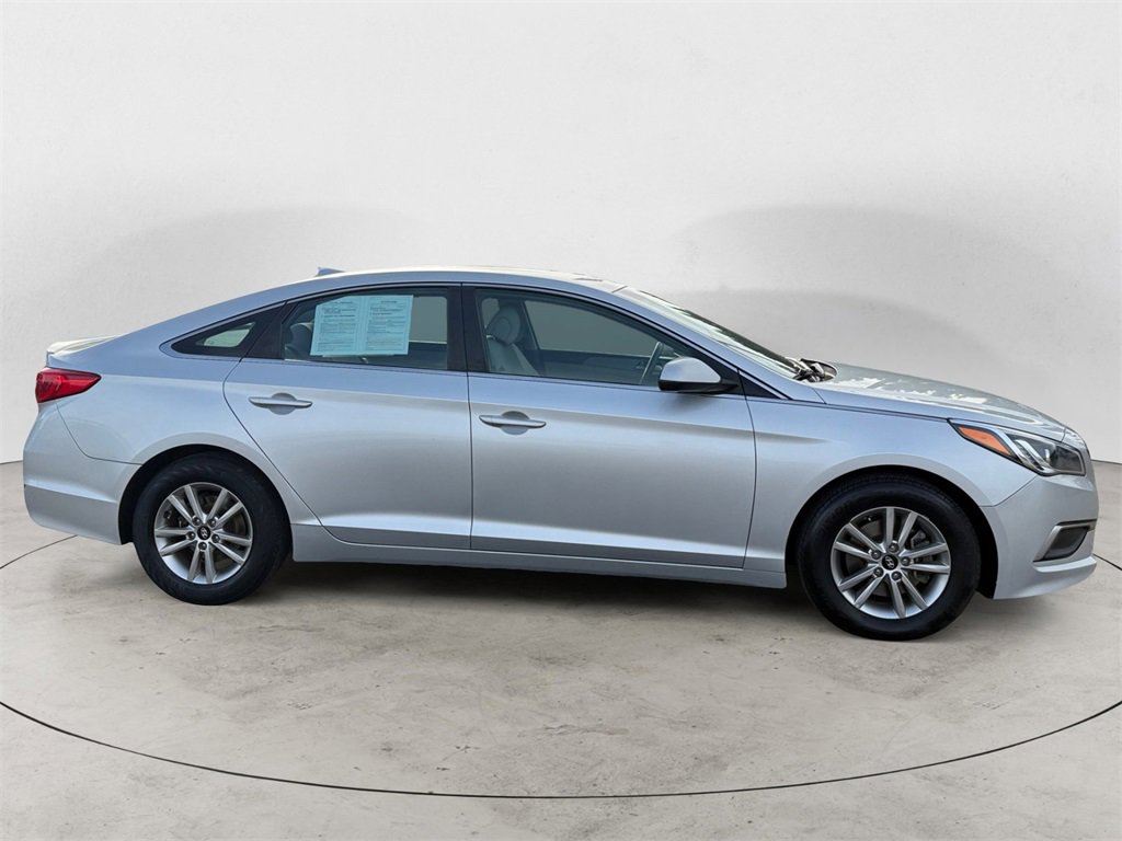 Used 2017 Hyundai Sonata SE image 6