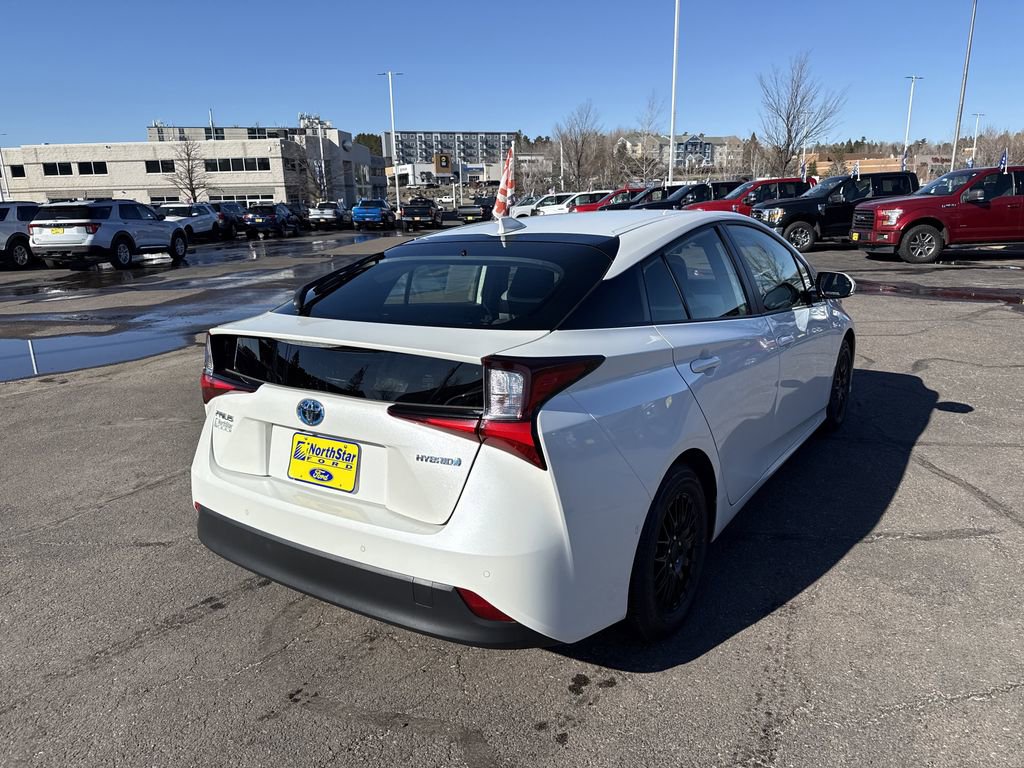 Used 2019 Toyota Prius LE FWD image 6