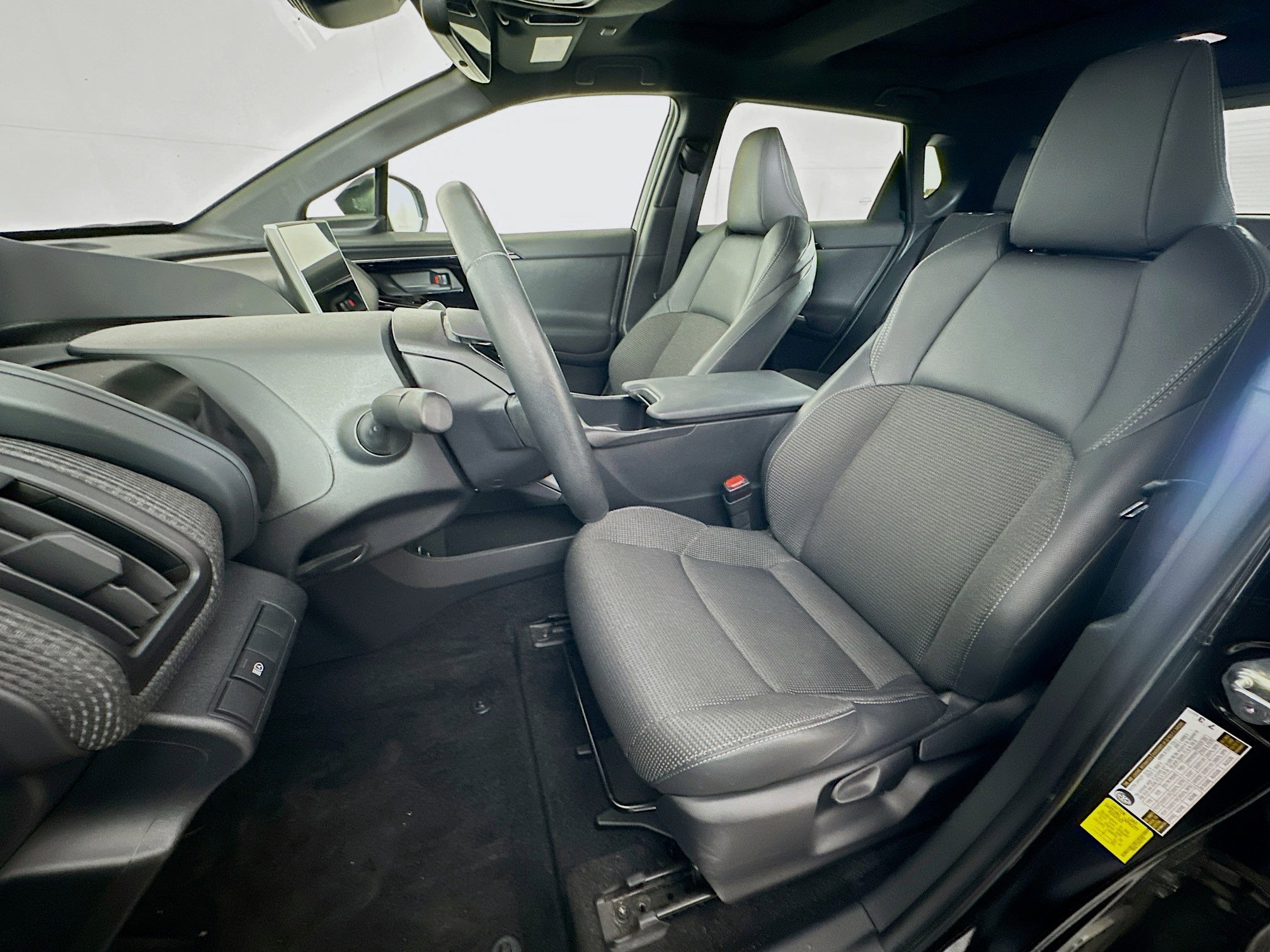 Used 2023 Toyota bZ4X XLE w/ Weather Package AWD/4WD image 13