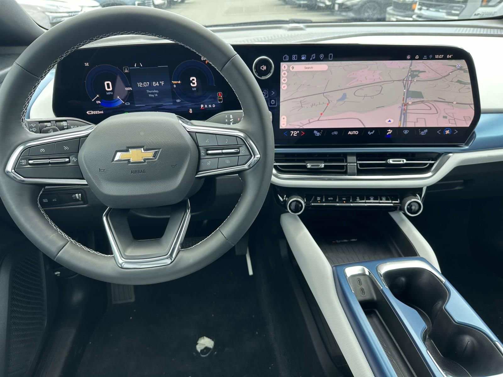 New 2026 Chevrolet Equinox EV LT w/ LPO, Blackout Package FWD image 8