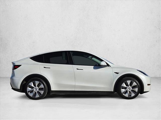 Used 2024 Tesla Model Y Long Range video 4