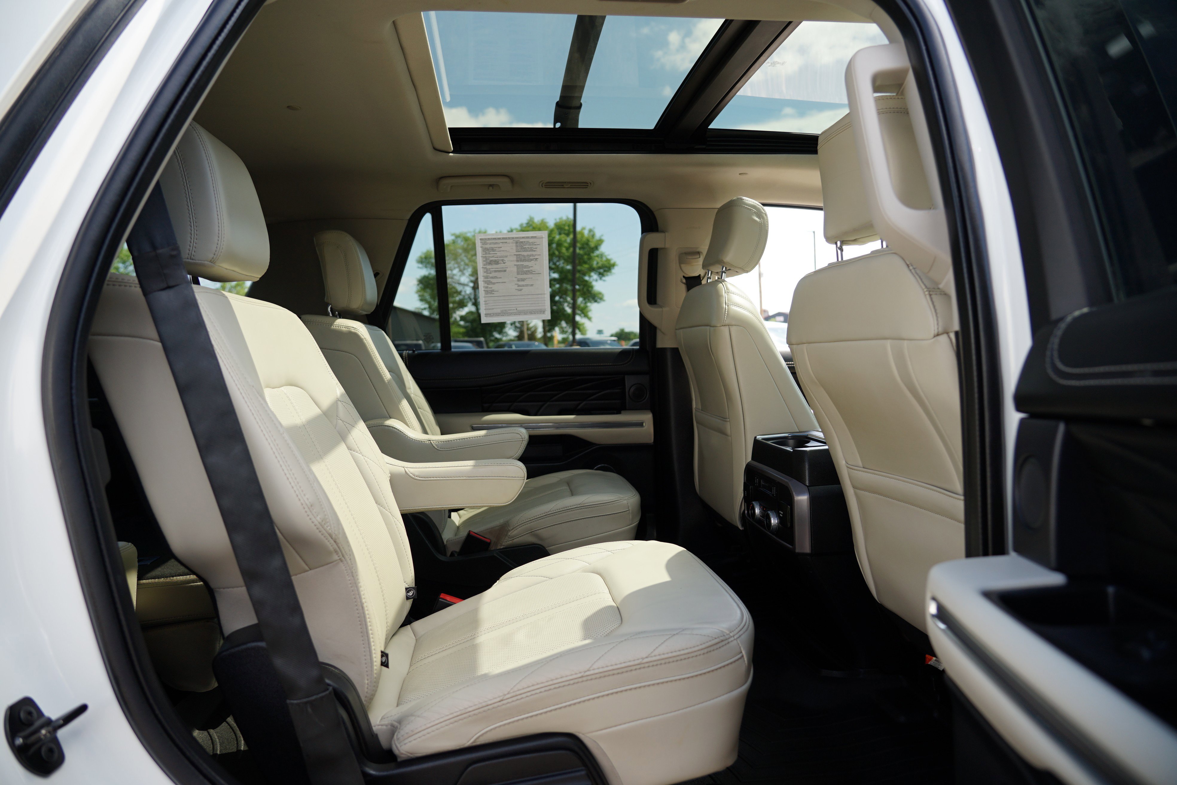 Used 2021 Ford Expedition Platinum image 37