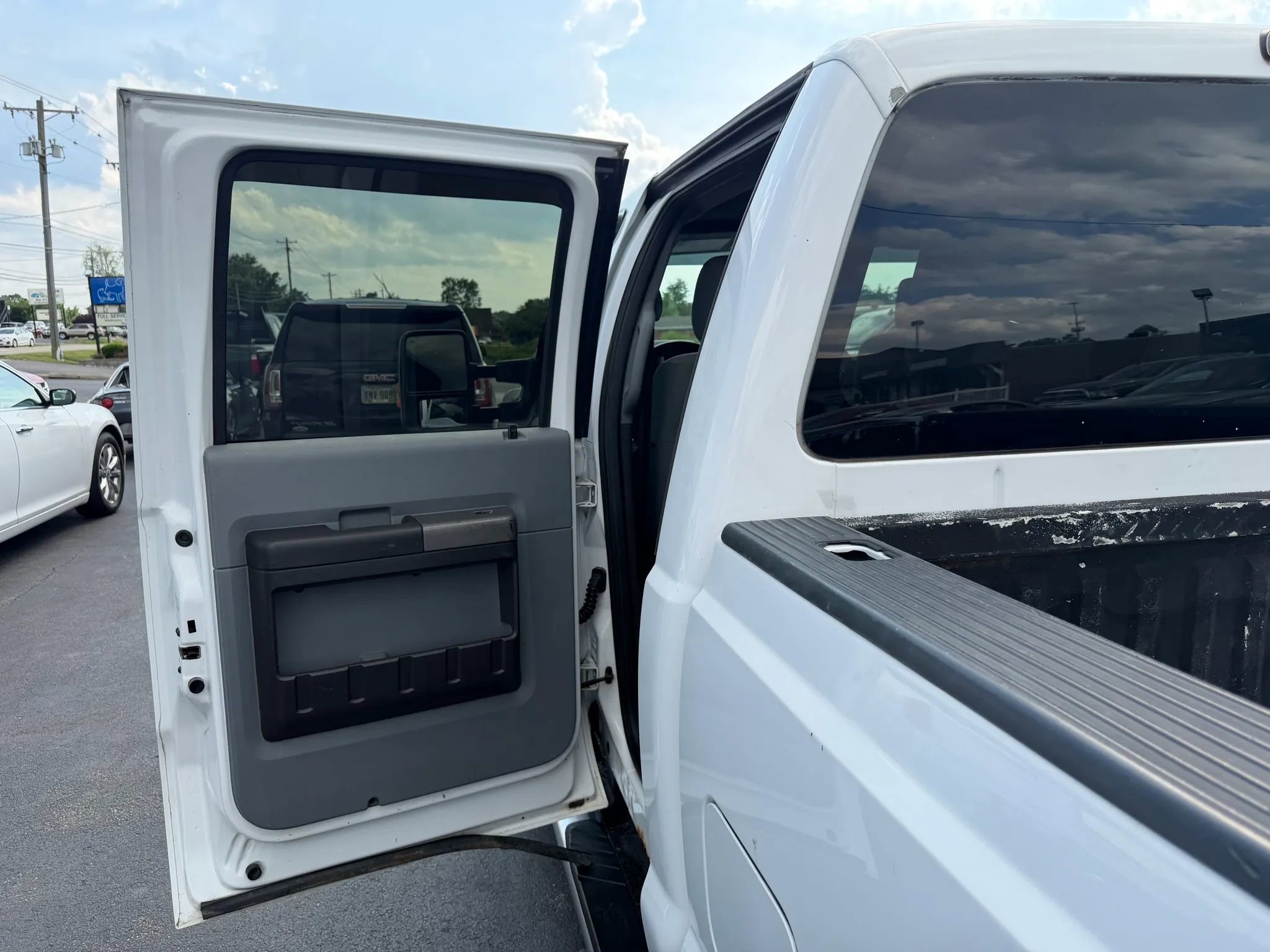 Used 2012 Ford F350 XLT w/ Snow Plow Prep Pkg AWD/4WD image 29