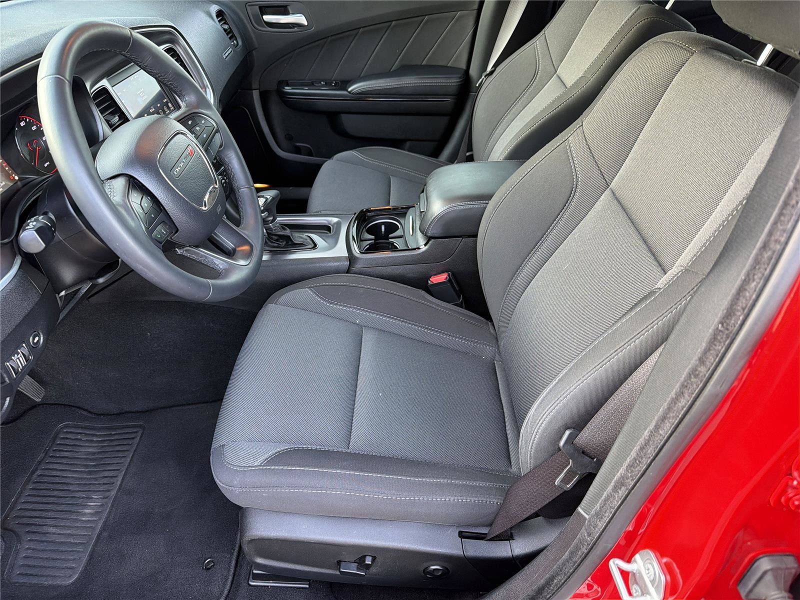 Used 2019 Dodge Charger SXT w/ Blacktop Package image 8