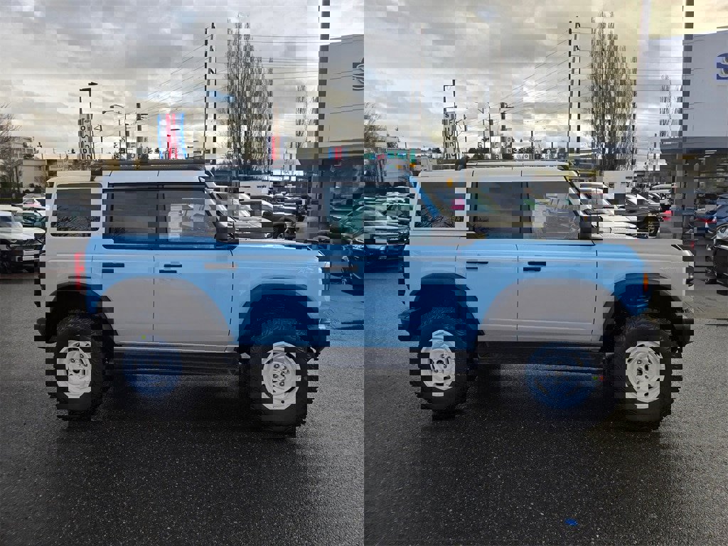 New 2025 Ford Bronco Heritage Edition image 4