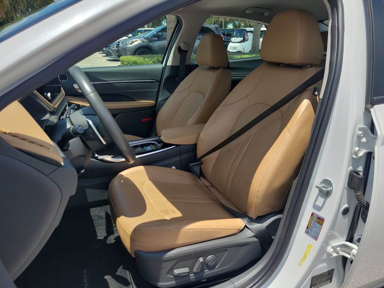 Used 2022 Hyundai Sonata Limited FWD image 16
