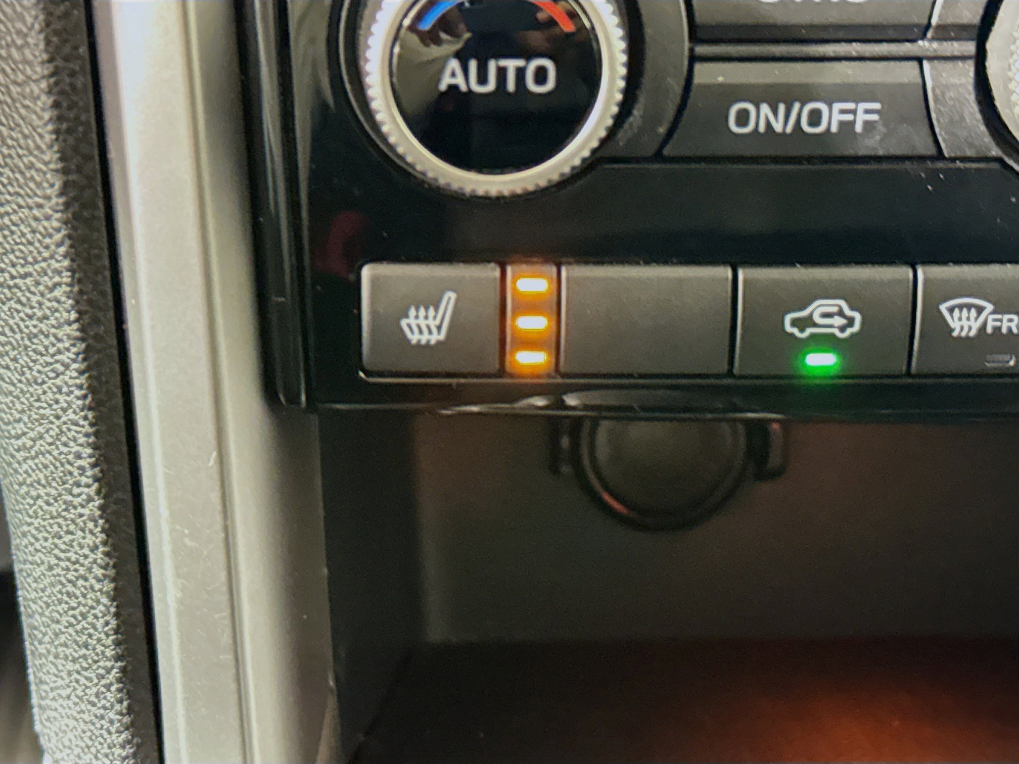 Used 2022 Subaru Ascent Limited image 24