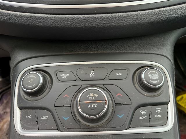 Used 2016 Chrysler 200 C w/ Navigation & Sound Group I image 17