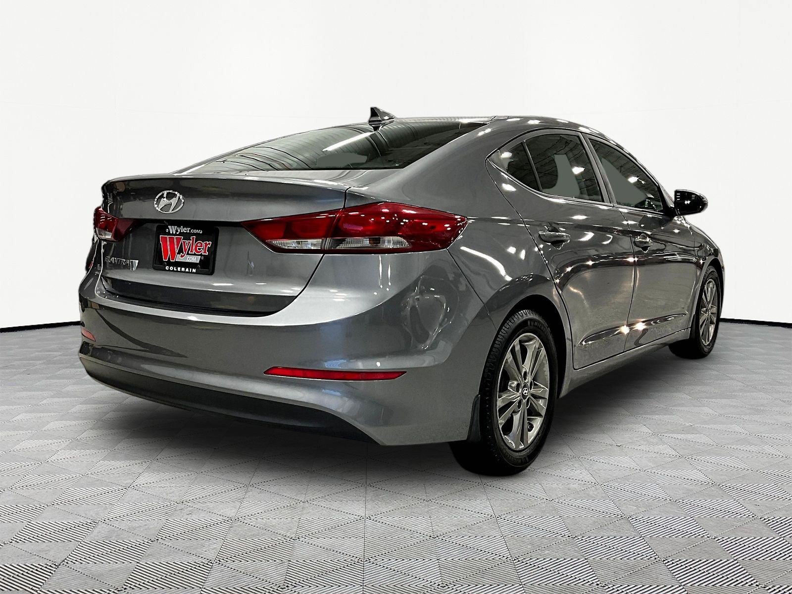 Used 2018 Hyundai Elantra Value Edition w/ Winter Weather Package FWD image 6