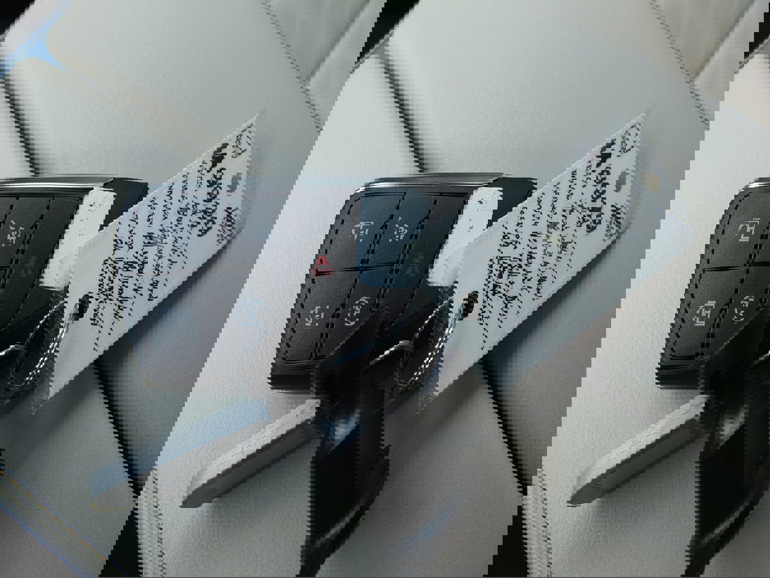 Used 2023 Buick Envision Avenir image 32