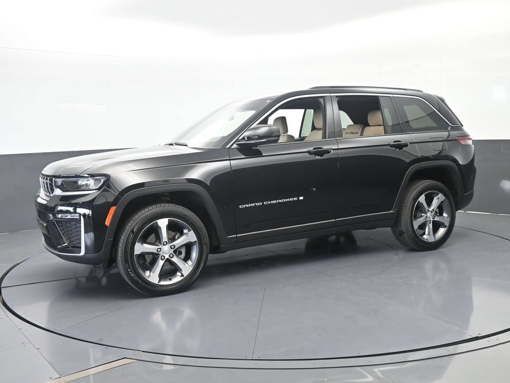 Used 2026 Jeep Grand Cherokee Limited RWD image 2