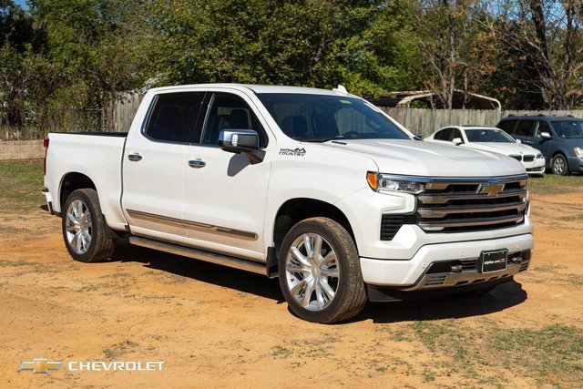 Used 2022 Chevrolet Silverado 1500 High Country w/ High Country Premium Package image 3