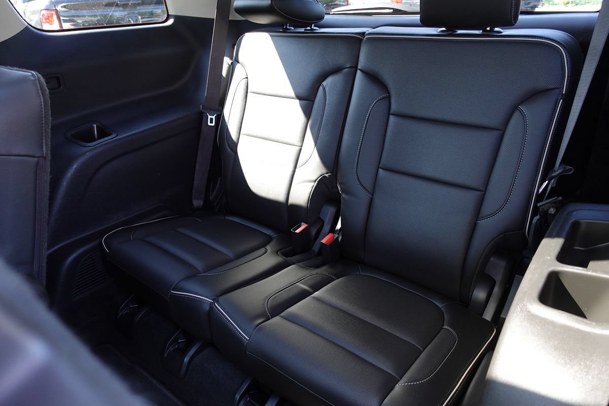 Used 2019 GMC Acadia Denali w/ Technology Package FWD image 27