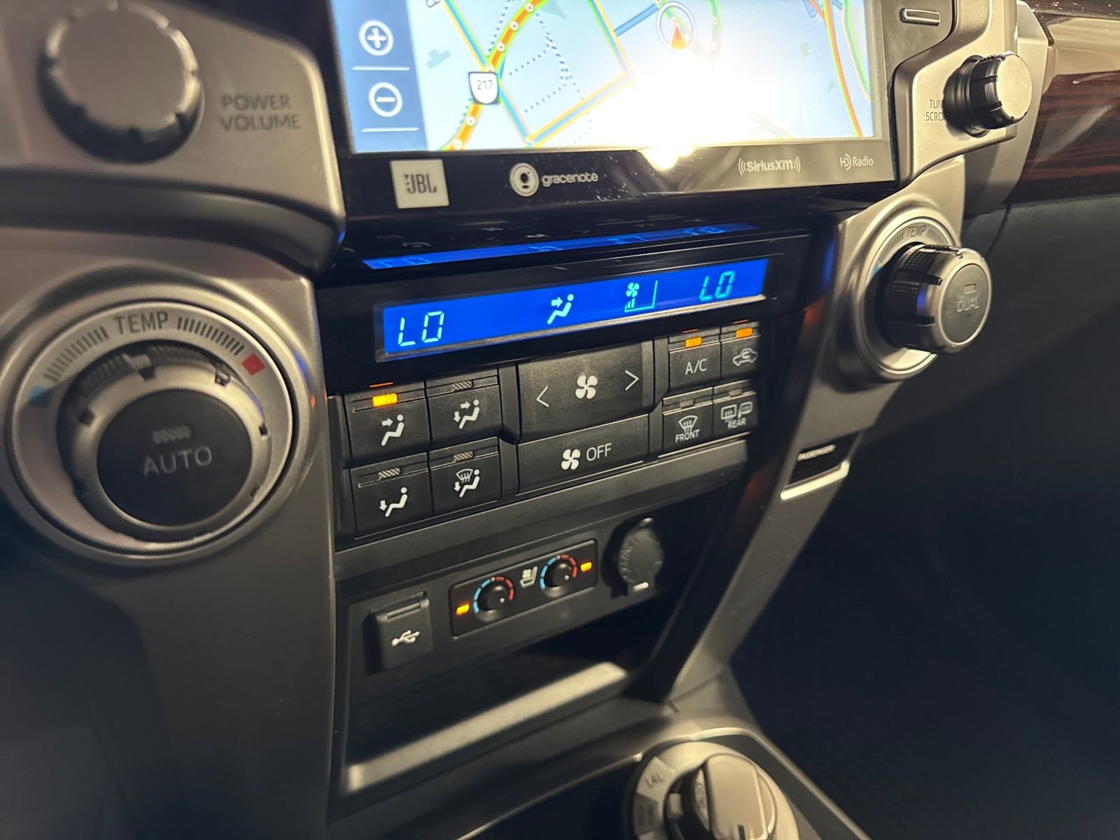 Used 2024 Toyota 4Runner Limited image 19