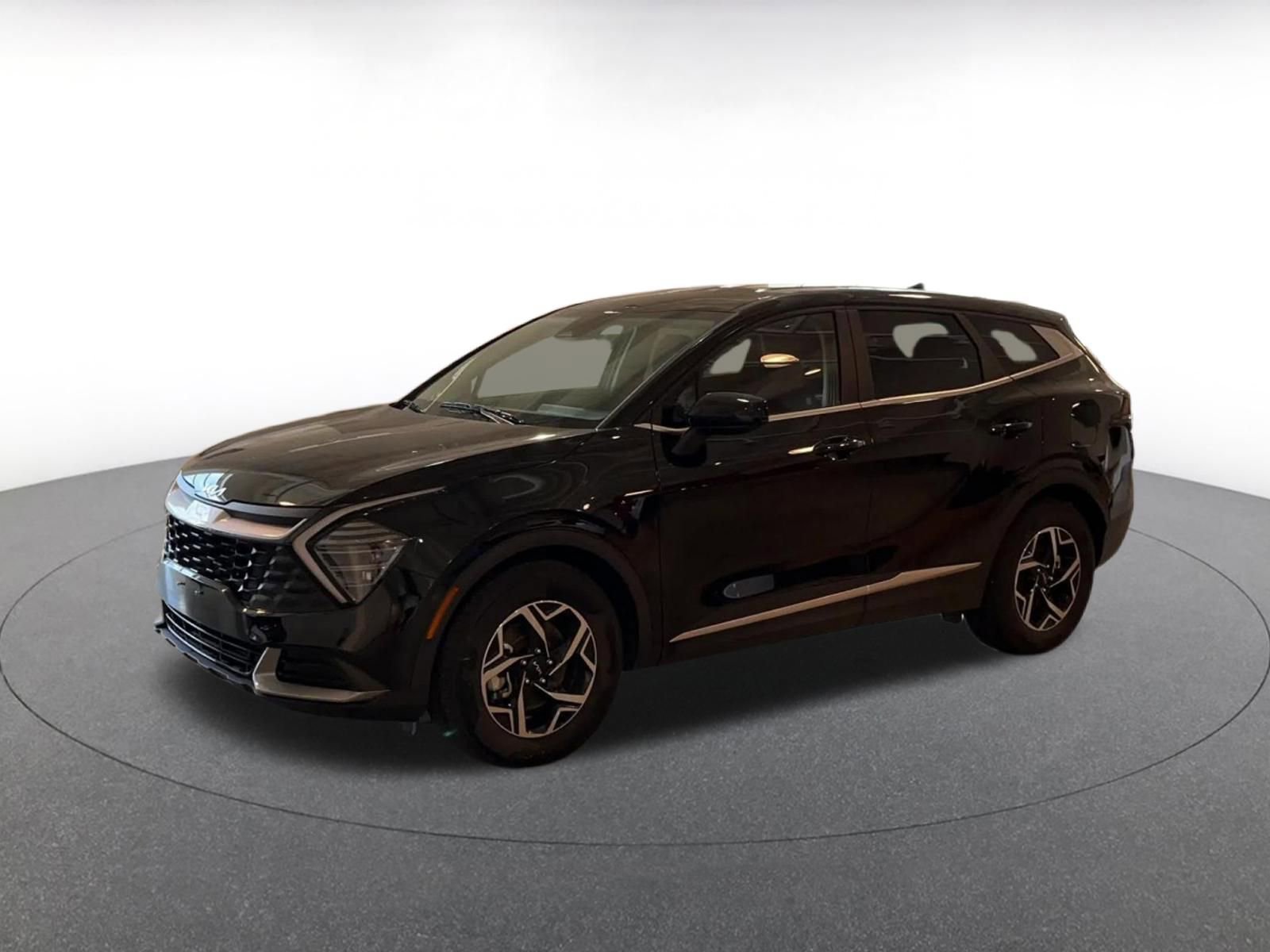 Used 2025 Kia Sportage LX image 8