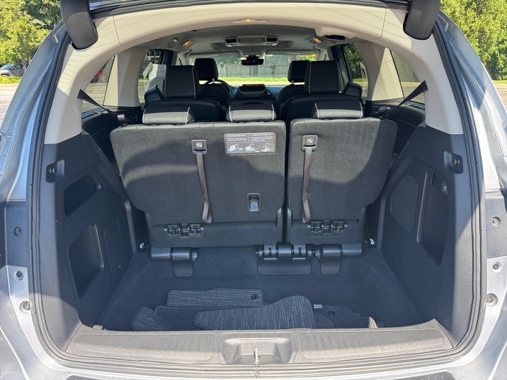 Used 2025 Honda Odyssey Touring image 16