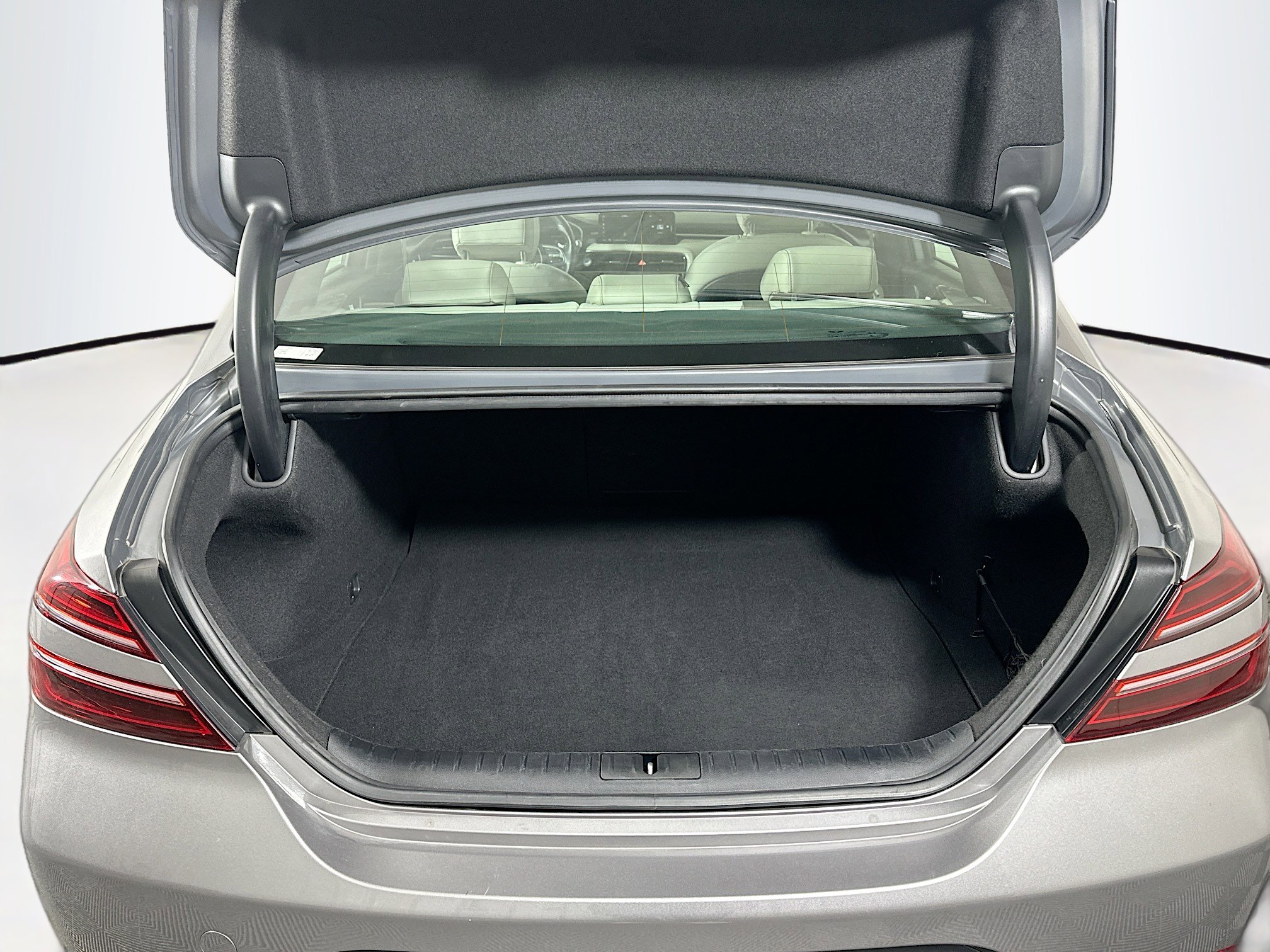 Used 2025 Genesis G70 2.5T image 30