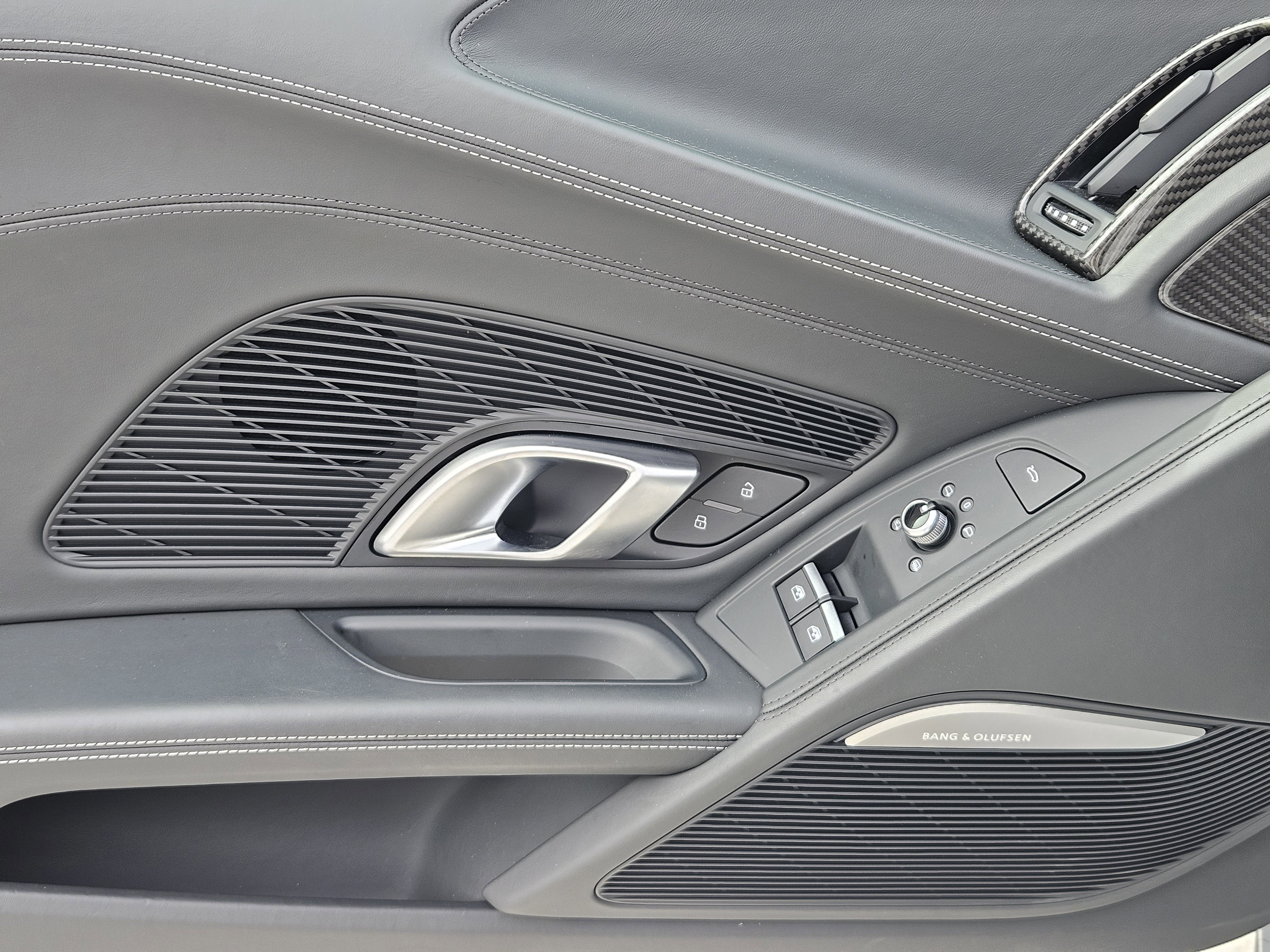 Used 2020 Audi R8 V10 w/ Carbon Exterior Package image 25