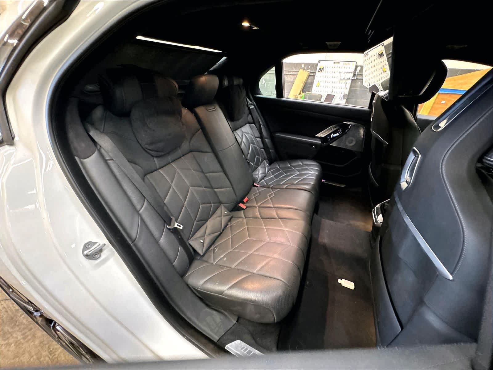 Used 2023 BMW i7 xDrive60 w/ Executive Package 2 AWD/4WD image 29