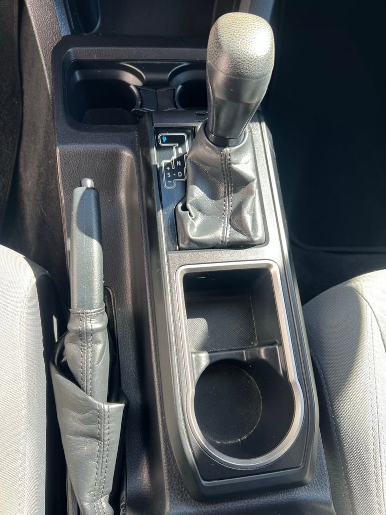Used 2022 Toyota Tacoma SR w/ SR Convenience Package image 16