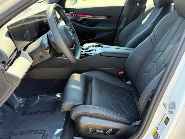 Used 2025 BMW i5 eDrive40i w/ Premium Package RWD image 20