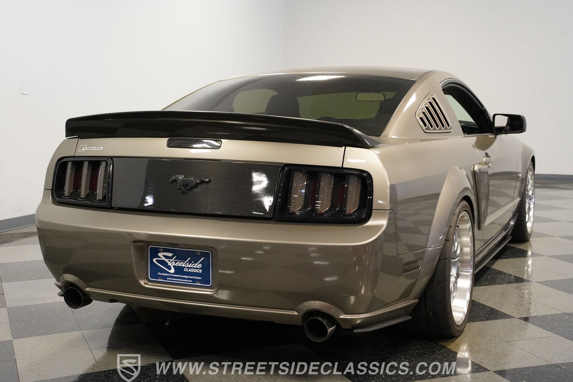Used 2005 Ford Mustang GT RWD image 12