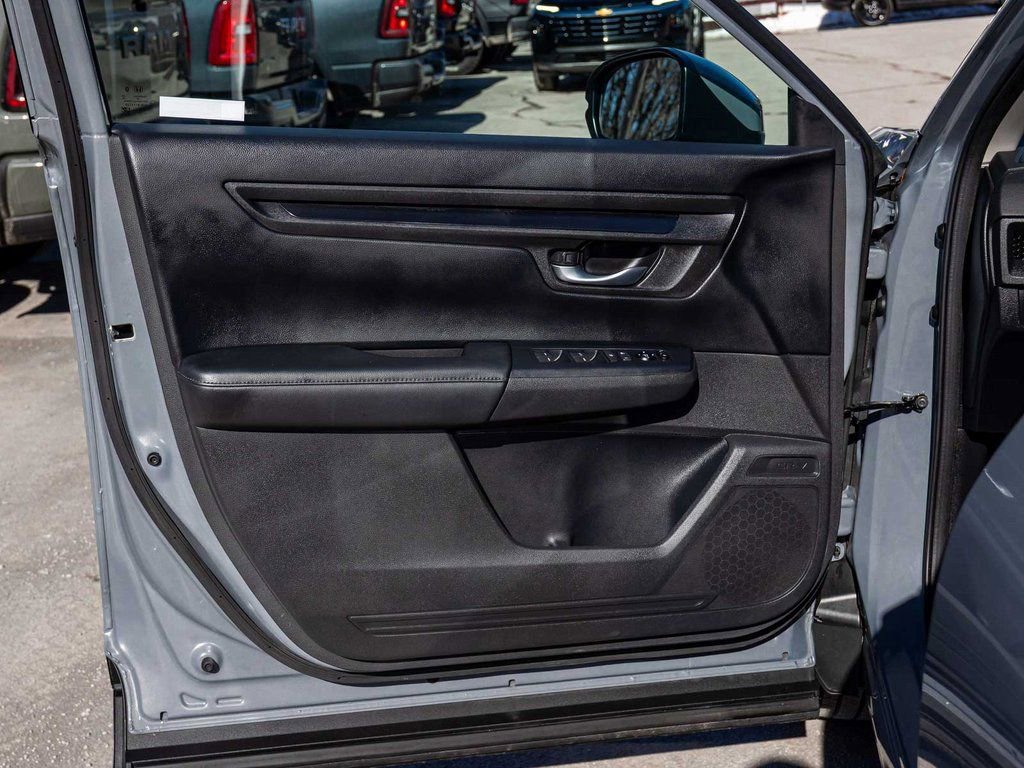 Used 2023 Honda CR-V LX image 11