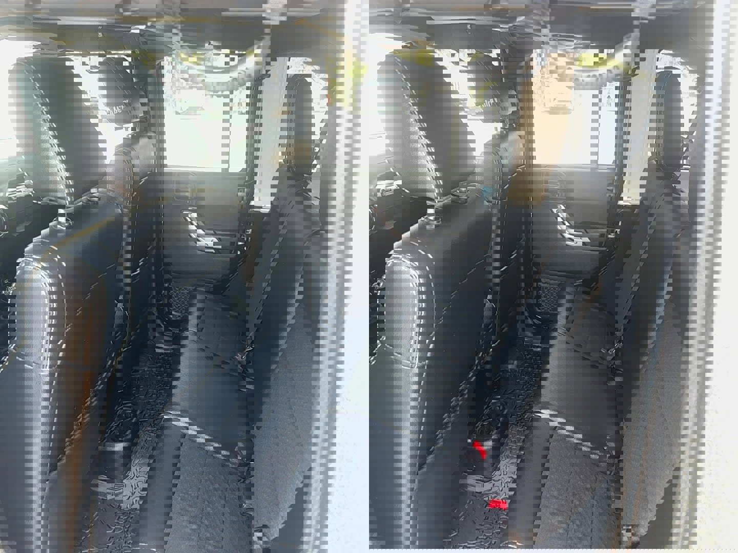 Used 2012 Jeep Wrangler Unlimited Rubicon image 10