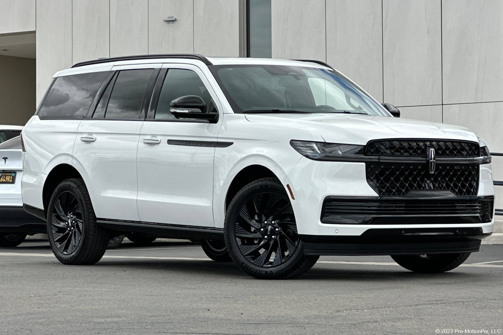 New 2026 Lincoln Navigator Reserve w/ Jet Appearance Package AWD/4WD video 1