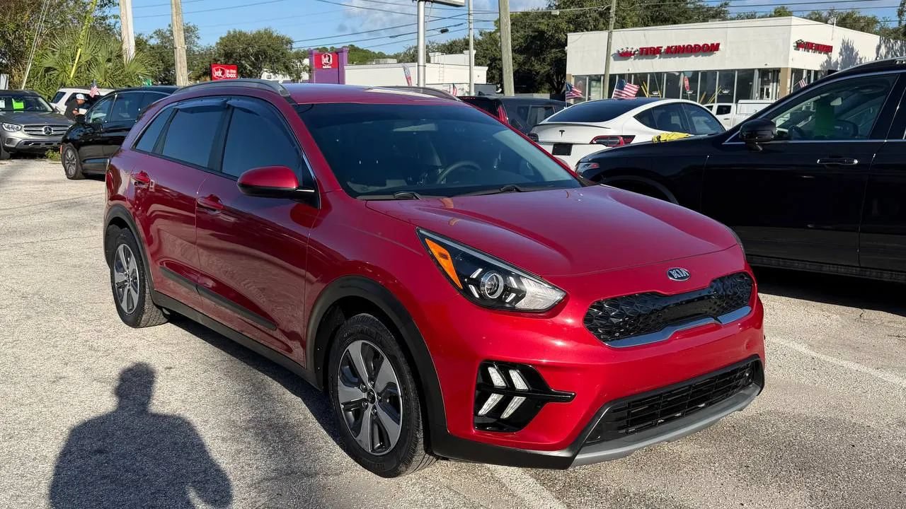 Used 2021 Kia Niro LX FWD image 3